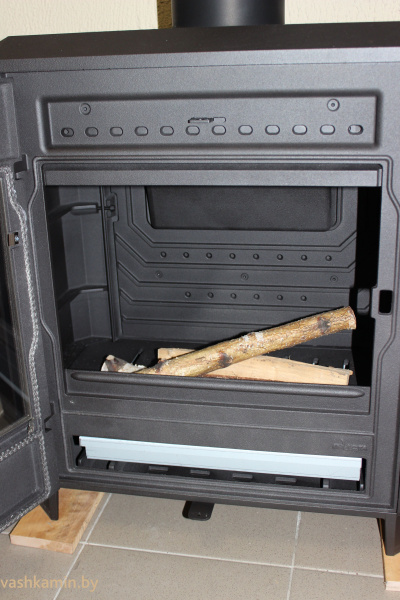 Печь-камин Carolo Invicta