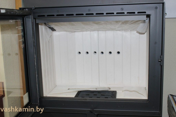 LUCY/PW/12/W каминная топка с водяным контуром